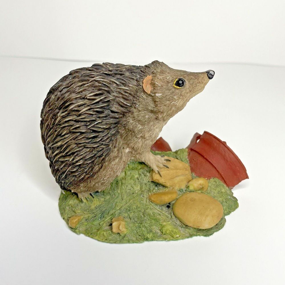 CROWN STAFFORDSHIRE Hand Painted Art HEDGEHOG Figurine Made‎ in England